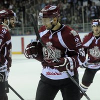 Rīgas 'Dinamo' ar 17 metieniem pa vārtiem uzvar Vladivostokā