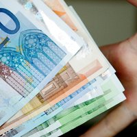 EK Latvijas budžetā ieskaita visu naudu no apturētajiem ES fondu maksājumiem