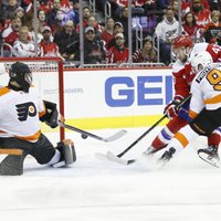 Traumas un savainojumi liek Filadelfijas 'Flyers' sasniegt vārtsargu skaita rekordu NHL