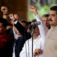Venecuēlas ierēdņus ārzemēs pazemo kā ebrejus nacistiskajā Vācijā, žēlojas Maduro