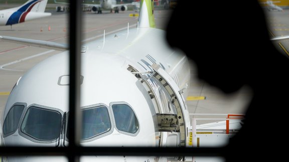 airbaltic, airbus a220, lidosta, rix, ceļojums