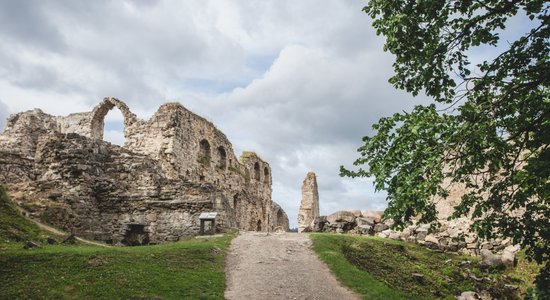 ФОТО. Руины Кокнесского замка, одного из самых крупных и важных средневековых замков Латвии