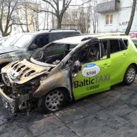 'Baltic Taxi' zaudējumi pēc četru auto nodedzināšanas - 47 tūkstoši eiro