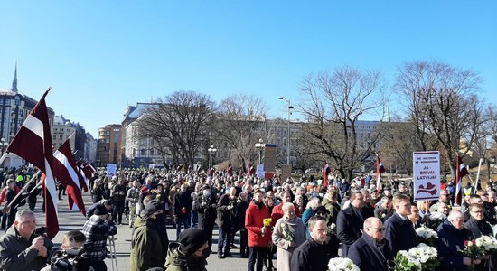 Reportāža: Leģionāru atceres gājiens Rīgā noritējis bez incidentiem