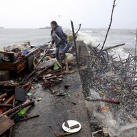 Taifūns Filipīnās laupījis dzīvību vismaz četriem cilvēkiem
