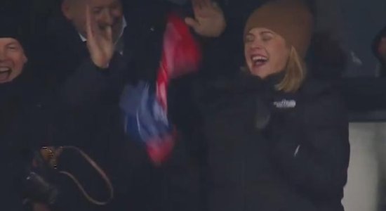 Video: Internetu sajūsmina Siliņas un Ruka līksmība par futbolu