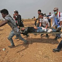 Foto: Pie Gazas joslas un Izraēlas robežas izceļas sadursmes; divi bojāgājušie