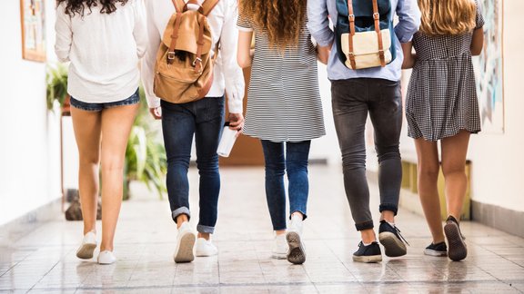 pusaudzis, studenti, jaunieši, skola, gaitenis