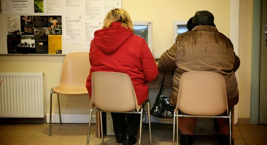 Уменьшить безработицу вдвое: Латвия представила Национальный план развития до 2027 года