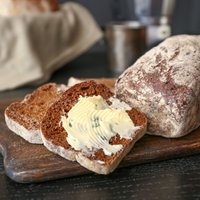 Noskaidrota Latvijas 'īstā' garša – zirņi ar speķi un rupjmaize ar sviestu