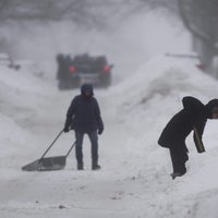 Sniega vētra ASV prasa sešu cilvēku dzīvības
