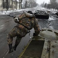 Situācija Donbasā joprojām saspringta: kaujās krituši trīs Ukrainas karavīri