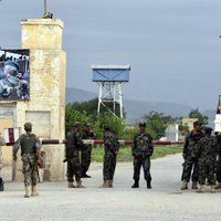 Talibu uzbrukumā Afganistānas armijas bāzei nogalināti vismaz 50