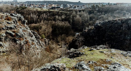 Skaista ieleja Prāgā, kur atpūsties no pilsētas burzmas