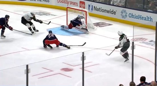 Video: Merzļikinam sestais labākais 'seivs' NHL pirmajā nedēļā