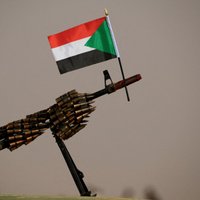 Masu kapā kara plosītajā Sudānā atrastas 87 cilvēku mirstīgās atliekas, ziņo ANO