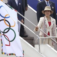 Olimpiskais karogs ieradies nākamo olimpisko spēļu mājvietā - Tokijā