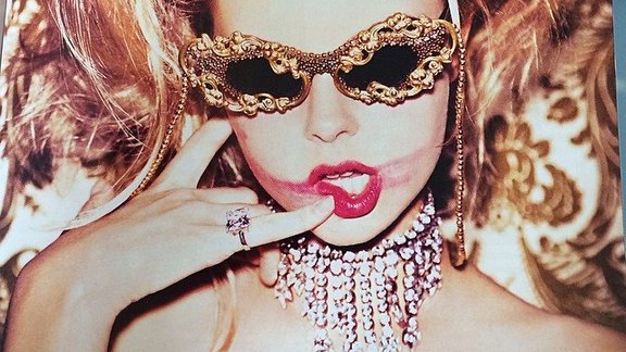 <a href="http://instagram.com/ellenvonunwerth" target="_blank">@ellenvonunwerth on Instagram</a>