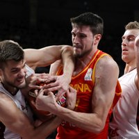 Сборная Латвии проиграла испанцам перед ключевым матчем в Черногории