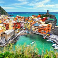 В Италии запустили поезд по одному из самых живописных панорамных маршрутов в мире