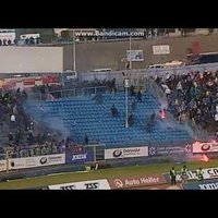 Video: Futbola fani Čehijā izdemolē stadionu