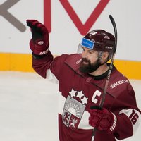 Latvijas izlasē startam pasaules čempionātā Rīgā iekļauti 25 hokejisti, tostarp divi debitanti