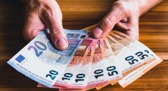 Žurnāls: OIK biznesmeņi partijām ziedojuši 1,3 miljonus eiro