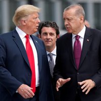 Erdogans noliedz, ka Turcija piekritusi atbrīvot aizturēto ASV mācītāju