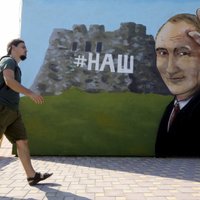 Porošenko: Putins apmeklē Krimu, lai saasinātu Ukrainas konfliktu