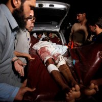 Uzbrukumos Pakistānā piektdien nogalināti 85 cilvēki