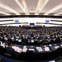 EP apturējis visu Spānijas deputātu akreditāciju, atklāj avoti