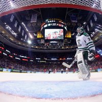 Bostonas 'Bruins' noslēdz līgumu ar studentu vārtsargu