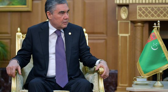 Turkmenistāna visiem pieaugušajiem vakcinēšanos pret Covid-19 nosaka par obligātu