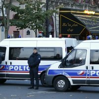 Власти посоветовали парижанам не выходить на улицы