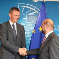 Veiksme arī Strasbūrā: Eiropas Parlaments atbalsta eiro ieviešanu Latvijā