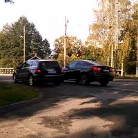Video: Imantā 'Mercedes' vadītājs nekaunīgi šķērso dzelzceļa pārbrauktuvi