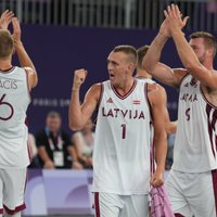 "Parīze 2024": Latviešu uzvaras, pasaules rekords peldēšanā un pēkšņais negaiss