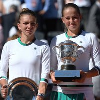 Остапенко выиграла номинацию WTA "Прорыв месяца", Халеп — лучшая теннисистка мая