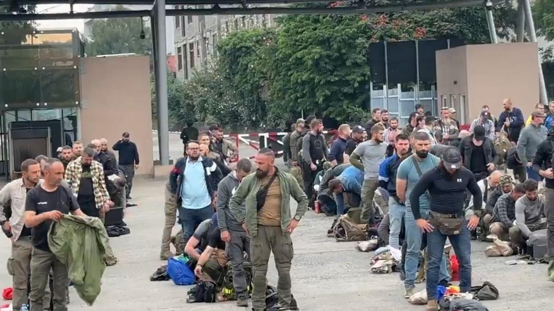 Soldații din Goma permit evacuarea mercenarilor albi după ofensiva M23   