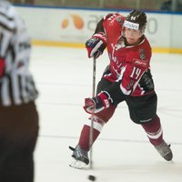 Jēkabs Rēdlihs nepalīdzēs Latvijas hokeja izlasei ģimenes apstākļu dēļ