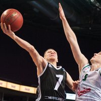 'VEF Rīga' spēlētājs Jakovičs iedzīvojies ikra muskuļa plīsumā