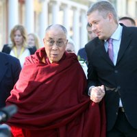 Премьер уважает Далай-ламу, но придерживается принципа "единого Китая"