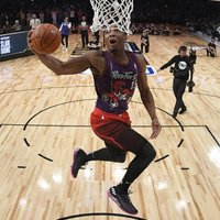 Video: NBA debitants Mičels uzvar Visu zvaigžņu spēles 'slam-dunk' konkursā