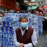 Ķīnā koronavīrusa upuru skaits sasniedz 2715