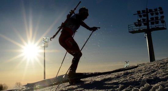 Spēcīga vēja dēļ atceļ Pasaules kausa biatlonā iedzīšanas sacensības