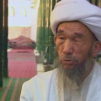 Ķīnas pilsētā cilvēkiem aizliedz ar islāma apģērbu un ar garu bārdu braukt sabiedriskajā autobusā
