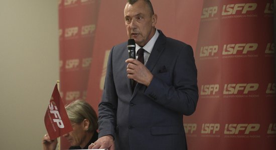 Fogelis pārvēlēts LSFP prezidenta amatā