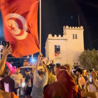 Tunisijas prezidents apturējis parlamenta darbu, atlaidis premjeru
