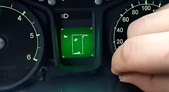 Video: GAZ mikroautobusa mērinstrumentu panelī var spēlēt 'Tetri'