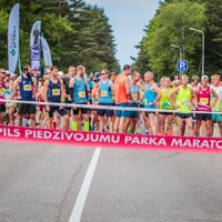 Ventspils maratonā uzvara Kristapam Bērziņam un Baibai Ažuselei